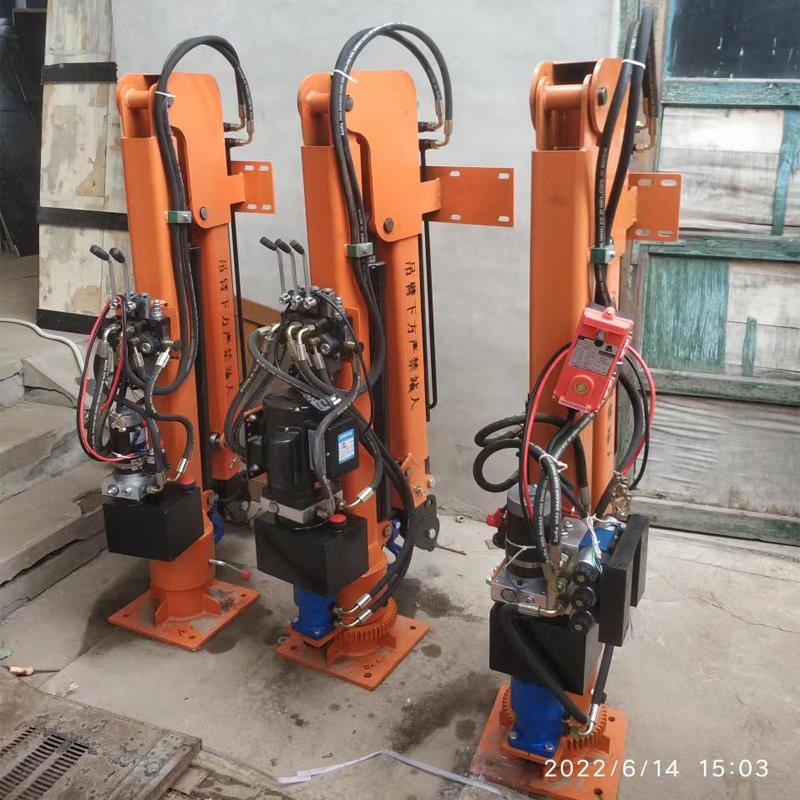 凌海市重汽蓝牌随车吊 3.2吨 国六动力强 液压驱动 农用自卸起重机